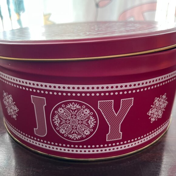 3(some) Snuggle Bundle. Christmas Mugs & Tin - Picture 11 of 12